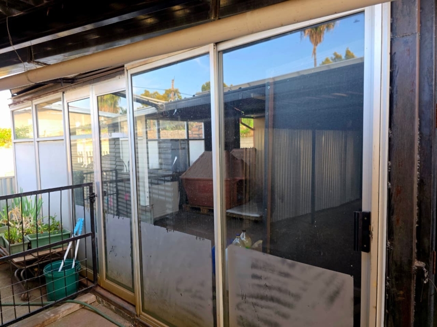 4 Bedroom Property for Sale in Oos Einde North West